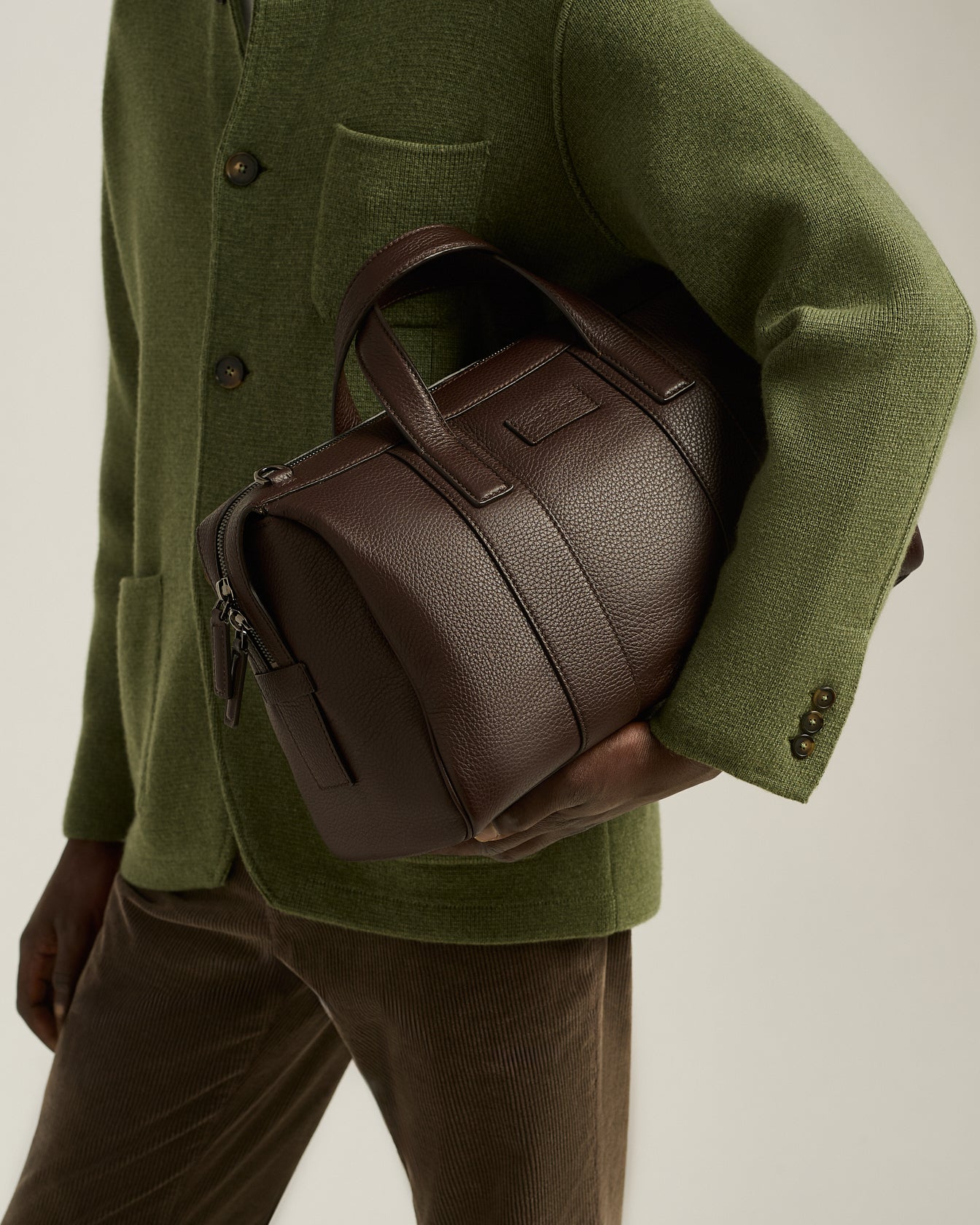 DARK BROWN STAG-LEATHER TRAVEL BAG