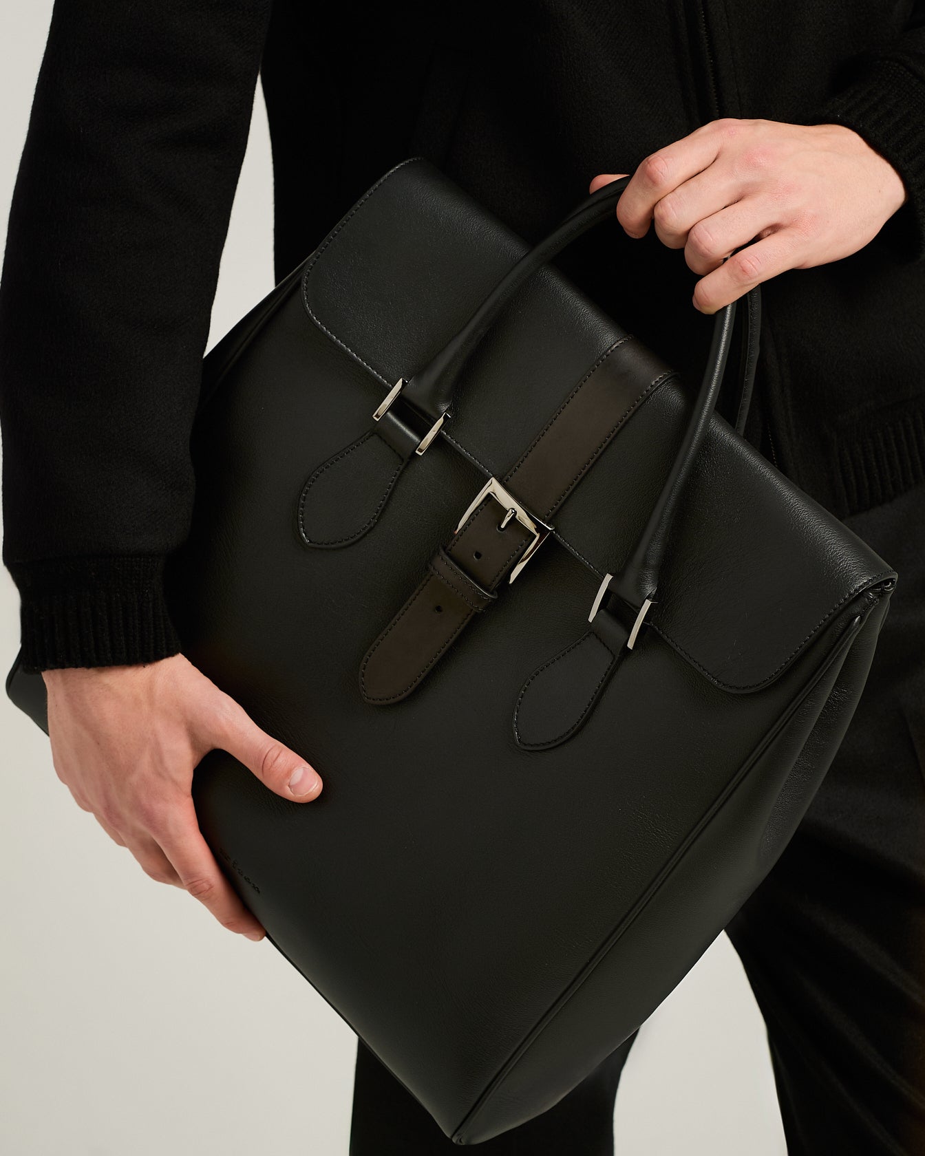 BLACK FULL-GRAIN CALFSKIN SHOPPER TOTE