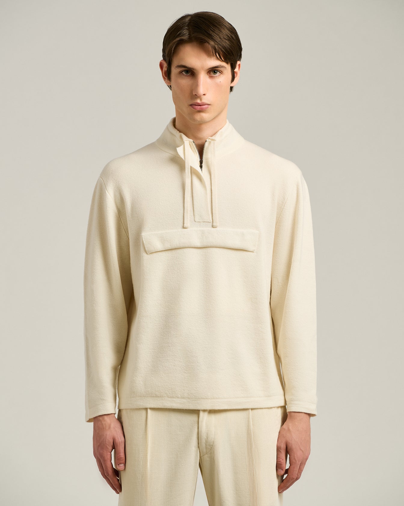 CREAM PURE CASHMERE MOCK-NECK SWEATSHIRT WITH FRONT POCKET