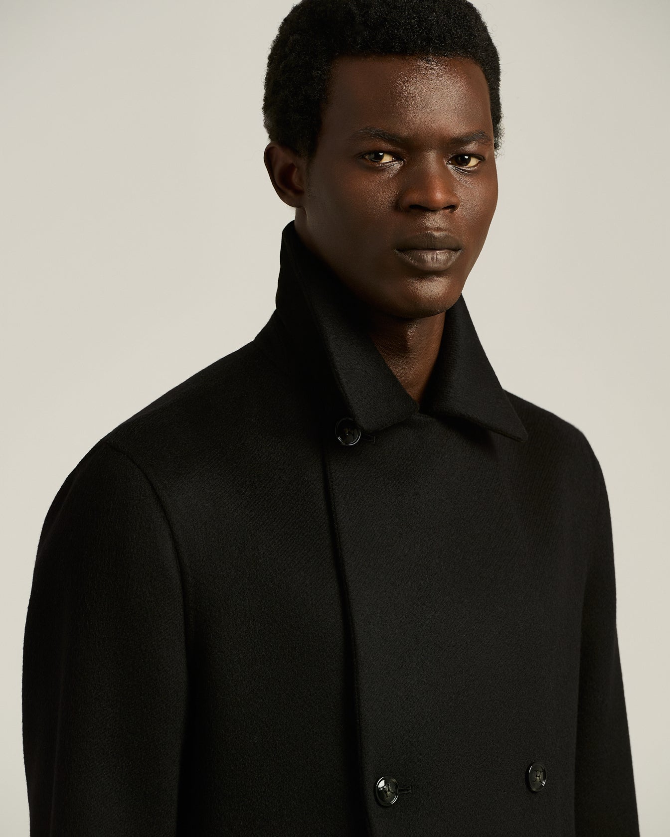 DOUBLE-BREASTED OVERCOAT IN PURE BLACK CASHMERE