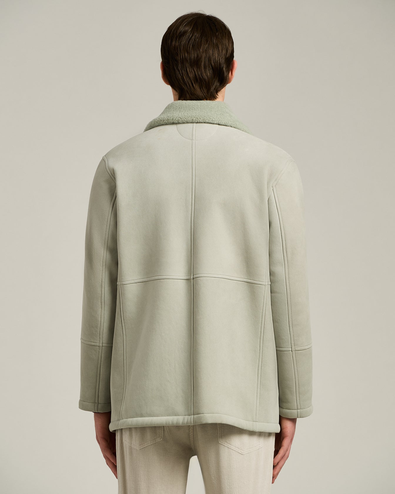 DOUBLE-BREASTED OVERCOAT IN LIGHT GREY SHEARLING